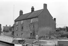 The Royal Oak, Hillmorton. April 1975. 