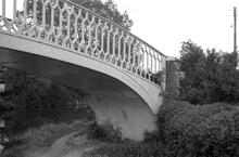 012011 Ironwork railings of Bridge 93 at Braunston. 6 August 1975