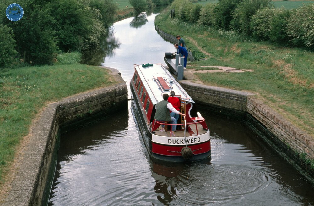 Aynho Weir Lock looking South.  May 1990