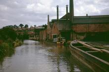 NB ELSTREE unloading at Banbury. 22 Aug 1964