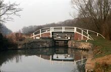 Shipton Lock and turnover bridge