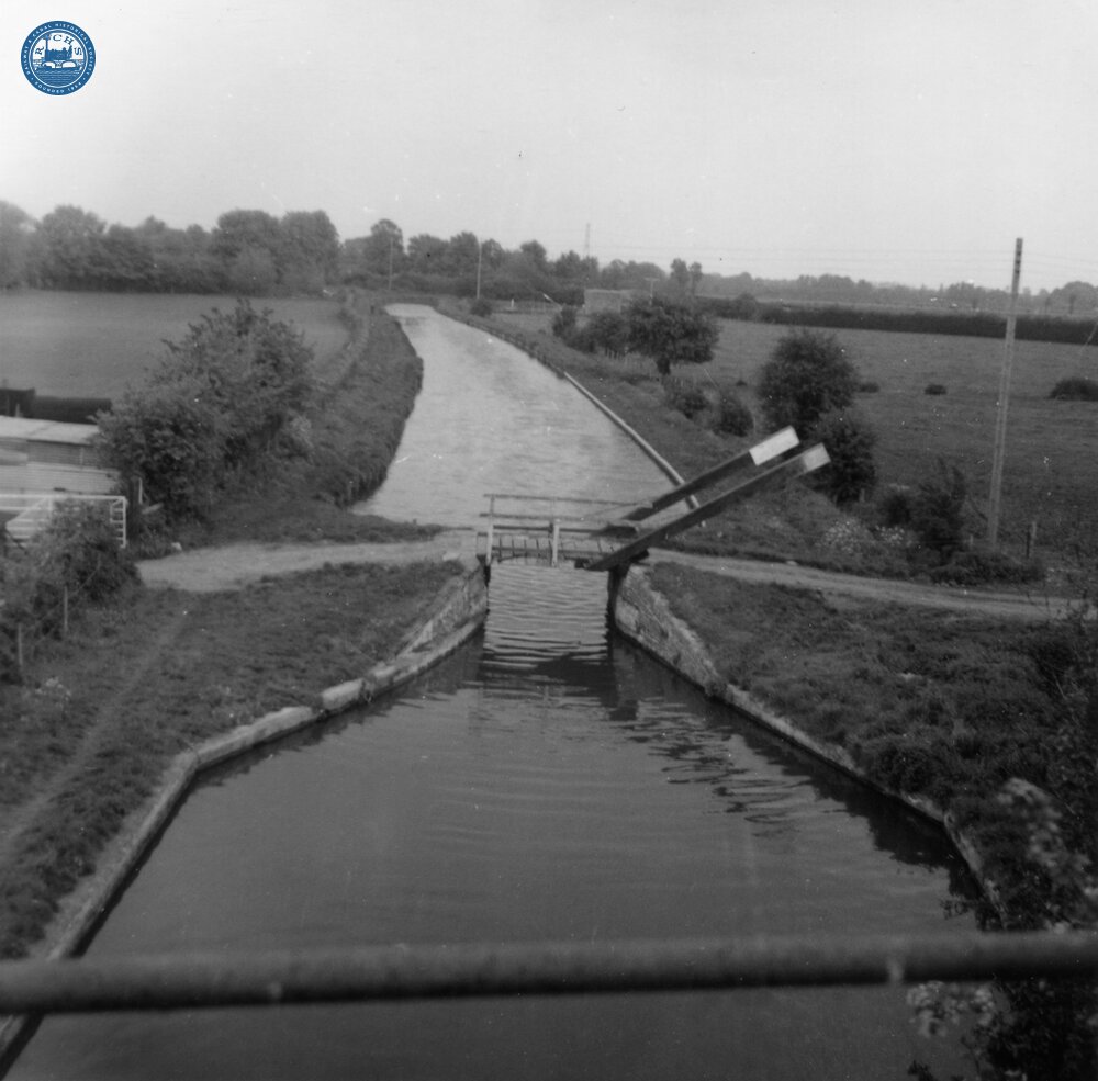 Drinkwater's Lift Bridge, Kiddlington. 1976