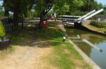 Aubreys Lift Bridge, Thrupp. 2013.