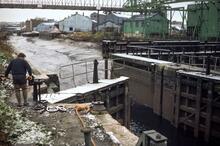 Darent Lock Operating. 1977