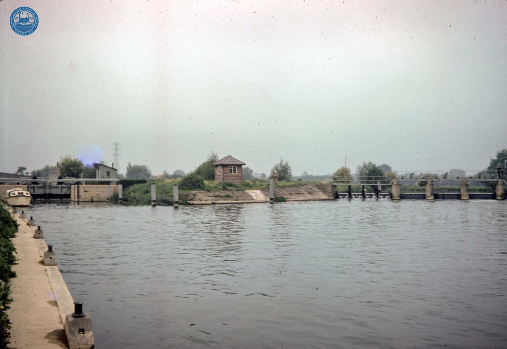 Eynsham Lock. 1960