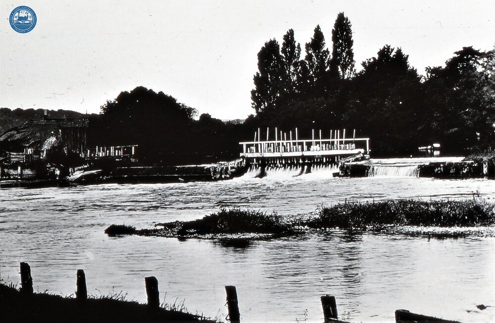 Iffley weir and flash lock