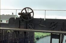 Caledonian Canal, Lock gear