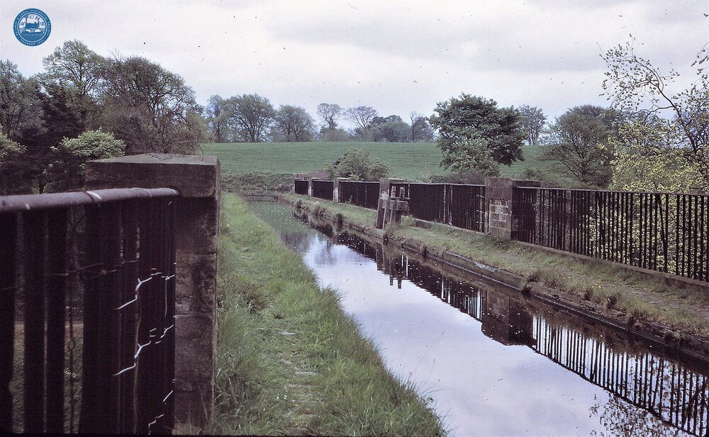 Edinburgh & Glasgow Union Canal: View over Lins Mill aqueduct. 