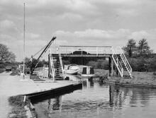 Footbridge and stop gate at Wolverhampton Boat Club.   5 May 1975