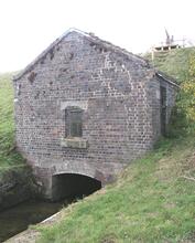 Belvide Reservoir - Cubitt valve house (2011)