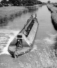 'Kidsgrove' approaching Hack Green Bottom Lock  (1959)