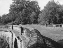 Avenue Bridge (10) - deck and parapets (1977) 
