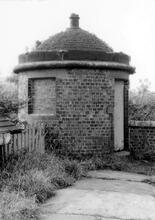 Beeston Stone Lock (No 33). Lengthman’s Hut