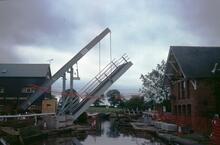 Temporary lift bridge at Wrenbury, Llangollen Canal, July 1992