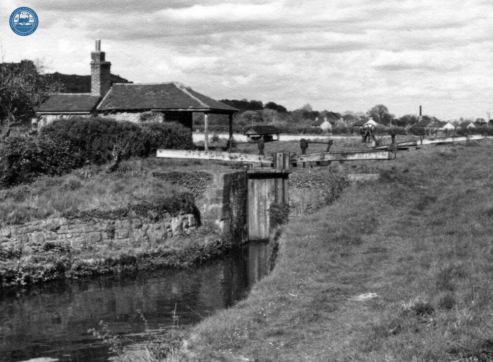 Carreghofa - Top Lock and toll house  (1957)