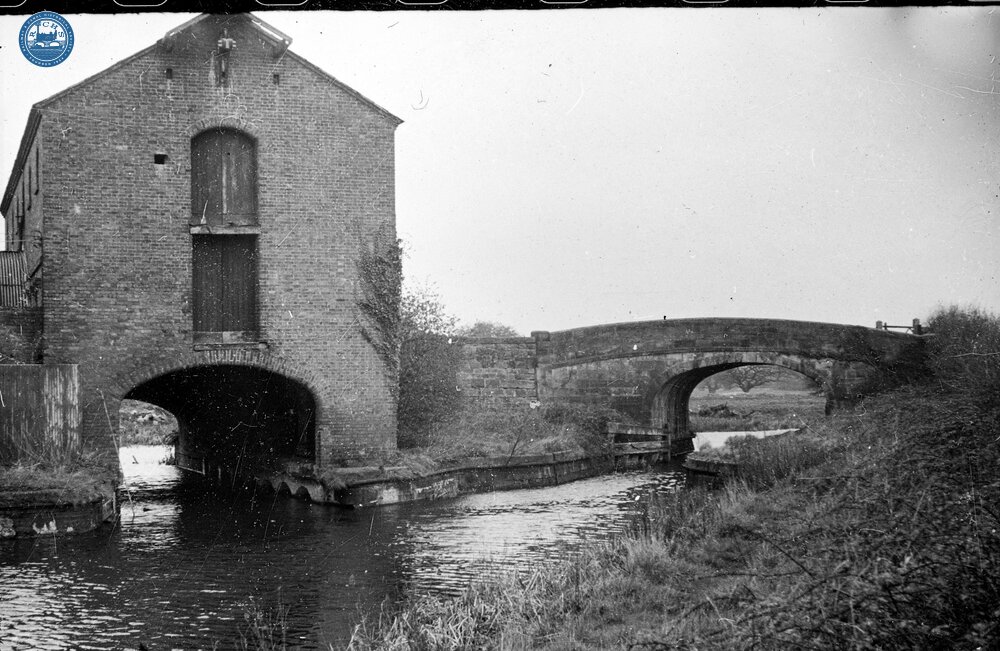 Wappenshall - 1838 Trubshaw warehouse and skew bridge (c1960)  057655