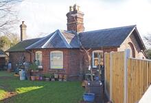 Norbury lock cottage (2022)
