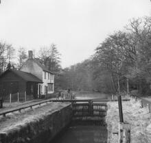 Woodham Lock and Lock Keeper's house. March 1955