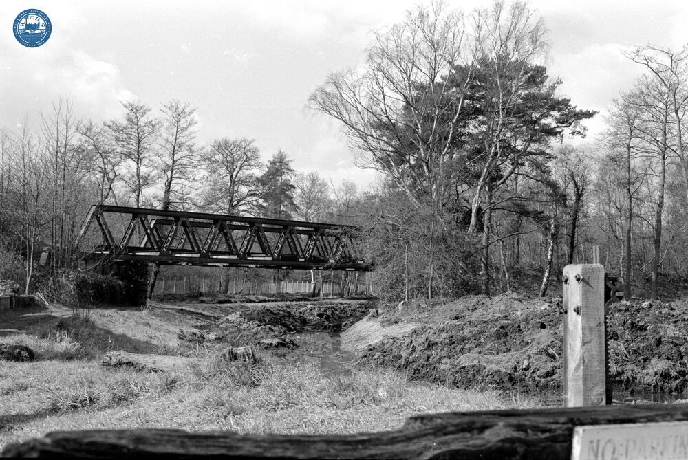 Remains of Lock No.15 top gate, Brookwood