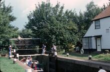 Wey Navigation, Thames lock