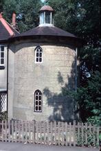 Wey navigation, tall cottage, near canal, Weybridge