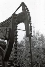Glamorgan Canal: Mellingrifith Pump. Detail of chains at end of beams