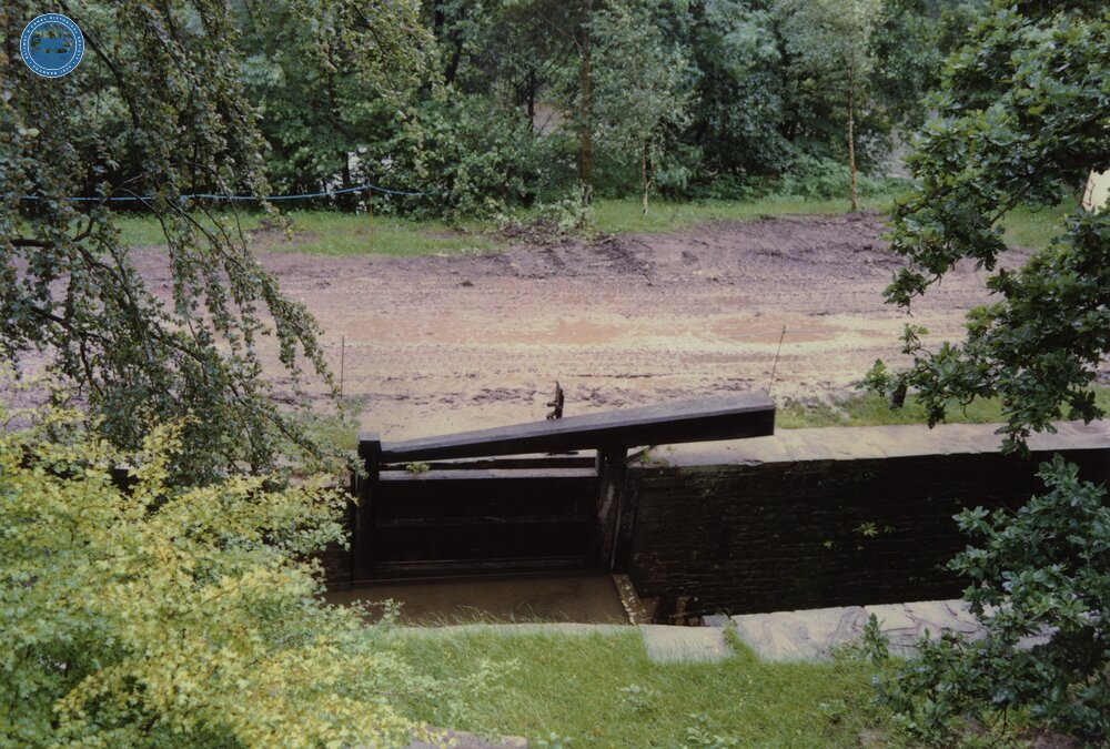 Resolven 1990