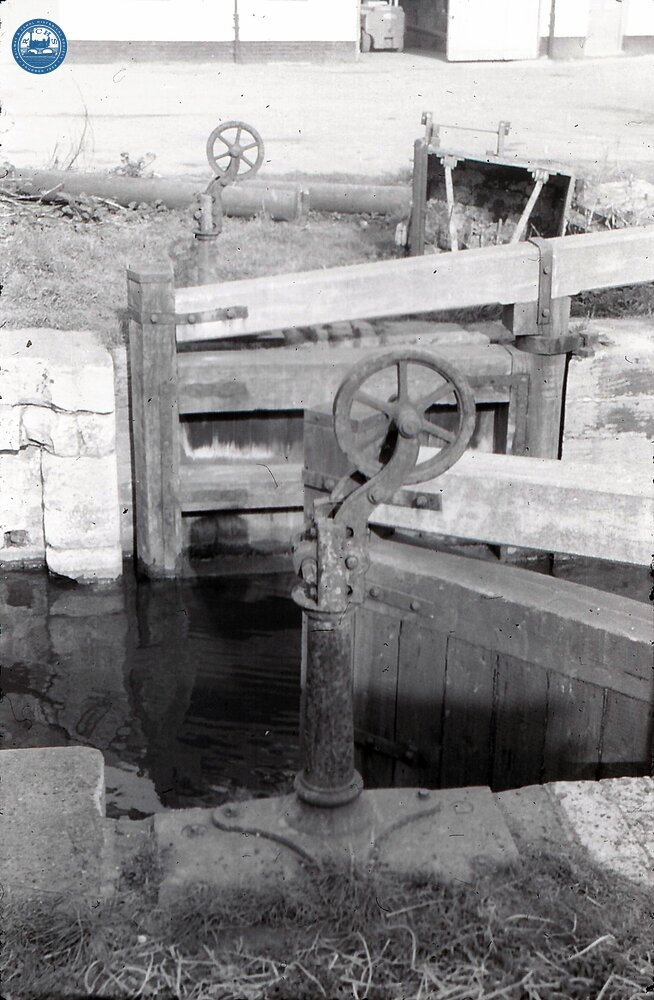Standards Lock - paddle gear