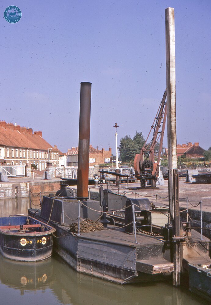 Bridgwater Dock - drag boat (1967)