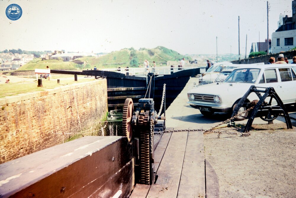 Sea Lock Mechanism. 1977