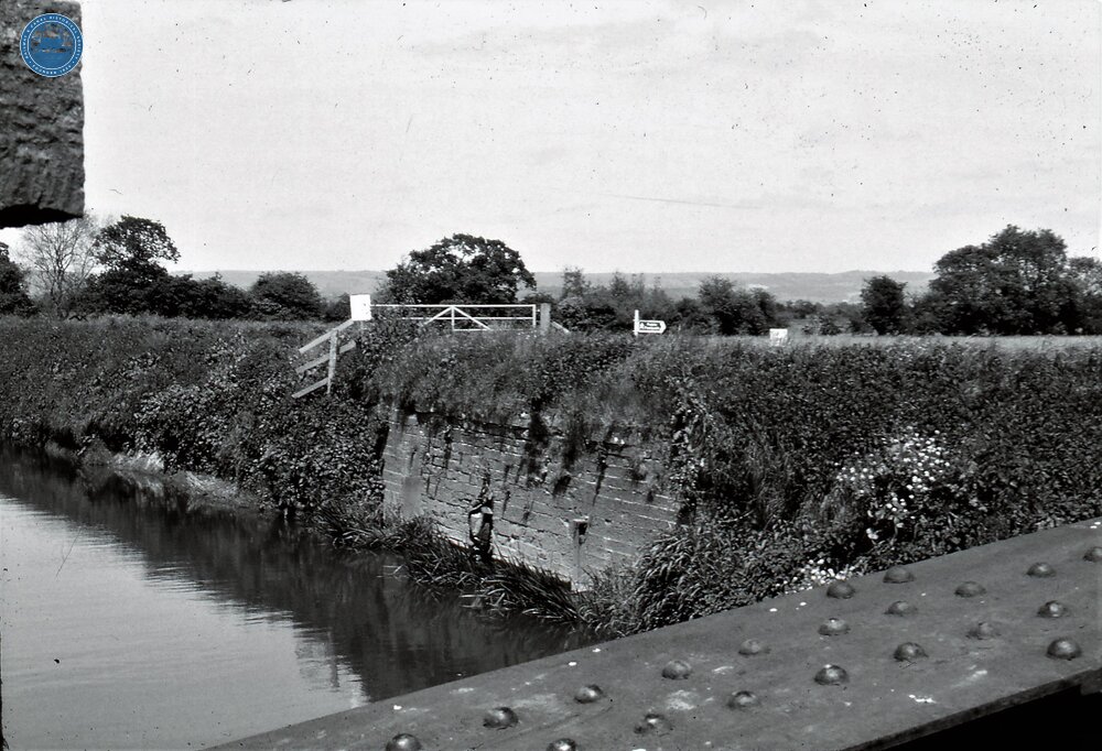 Glastonbury Canal. Ashcott. Abutments of the aqueduct. July 1999