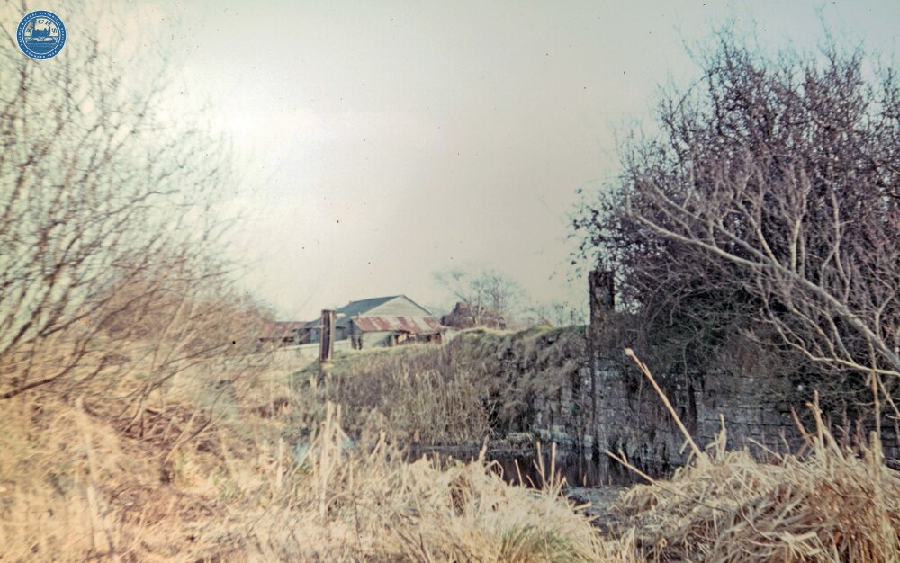 Glastonbury Canal. Shapwick Lock