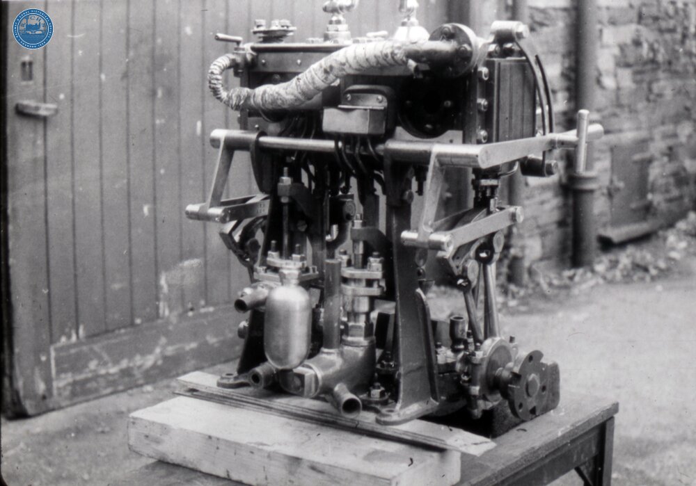 Arthur Hendersons Simpson-Strickland launch engine taken outside workshop at Cragwood.