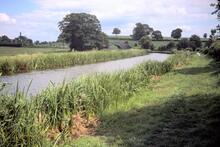 Ashby Canal. Snarestone. Bridge 61 (Turnover Bridge). 1985