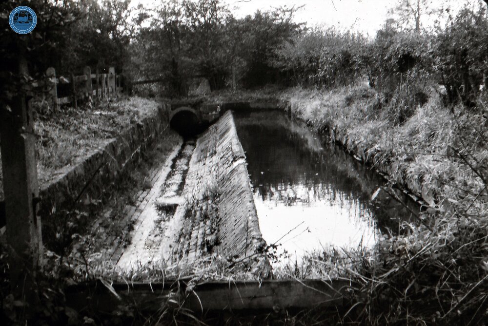 Coventry Canal: Canal overflow and weir