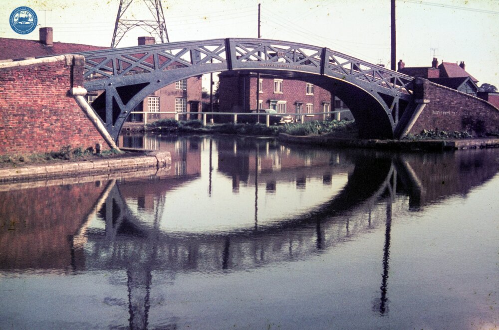 Coventry and Oxford Canals. Hawkesbury Junction, Iron Bridge