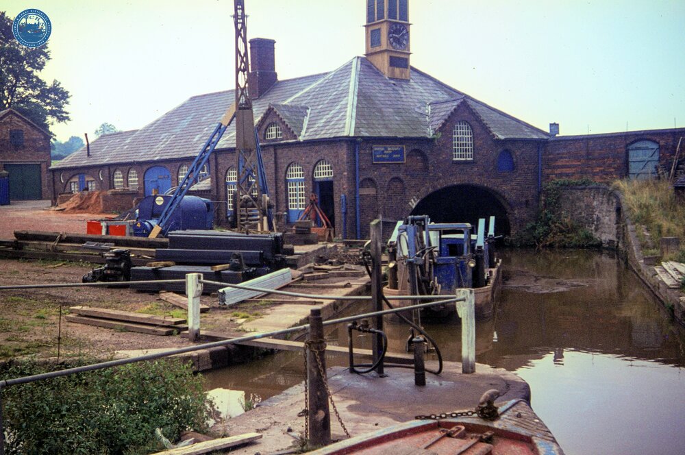 Coventry Canal. Hartshill Yard.
