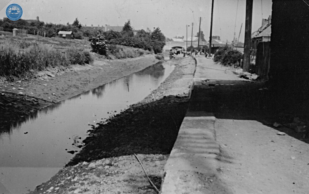 Drained section of canal. 01/0719/42