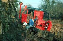 Droitwich Barge Canal,  Cub dredger broken down