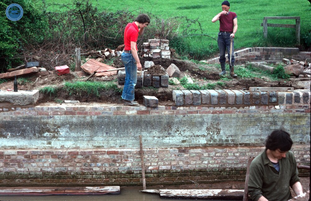Droitwich Barge Canal, repairs Hill End swing bridge
