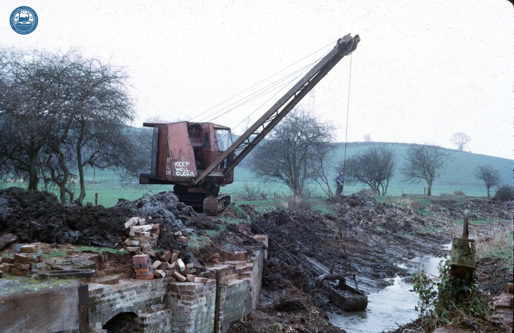 Droitwich Barge Canal, Mildenham Hall lock, dragline at work