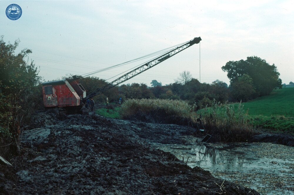 Droitwich Barge Canal, dredging canal above Mildenham