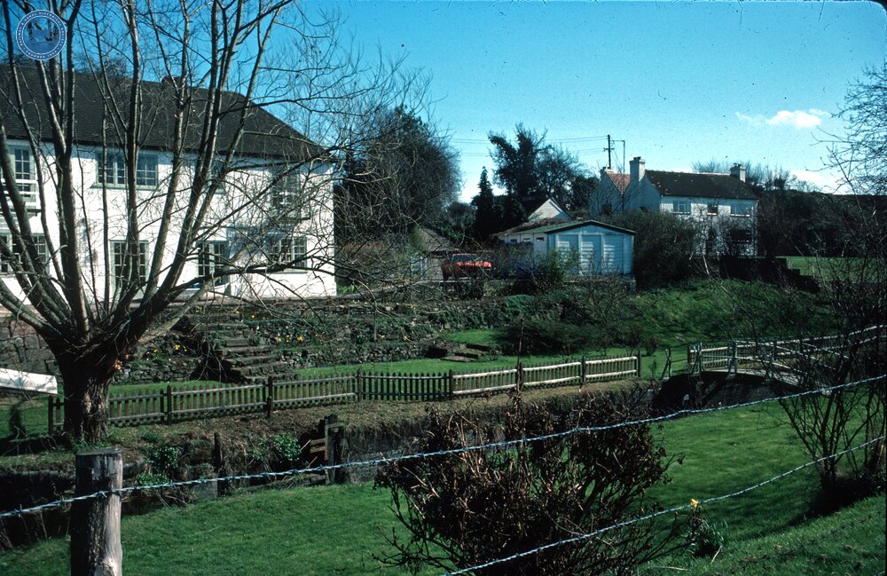 Droitwich Barge Canal, house by derelict lock, Hawford