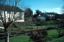 Droitwich Barge Canal, house by derelict lock, Hawford