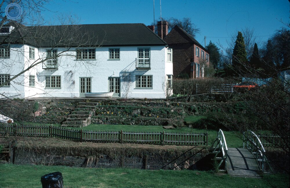 Droitwich Barge Canal, house by derelict lock, Hawford
