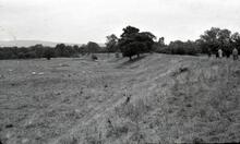 Leominster Canal. Field excavations and canal embankment leading to Teme Aqueduct. 1966