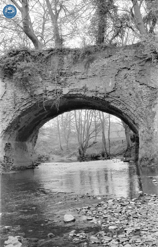 Leominster Canal. River Rea Aqueduct  from the Southwest Bank. Easter 1974