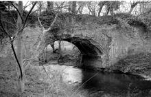 Leominster Canal. River Rea Aqueduct from South Side. Easter 1974