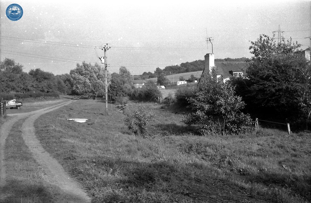 Leominster Canal. Marlbrook Wharf. Entrance drive to the Wharf House. Easter 1974