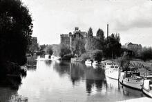 Tewkesbury looking downstream from King John's Bridge. 1961 